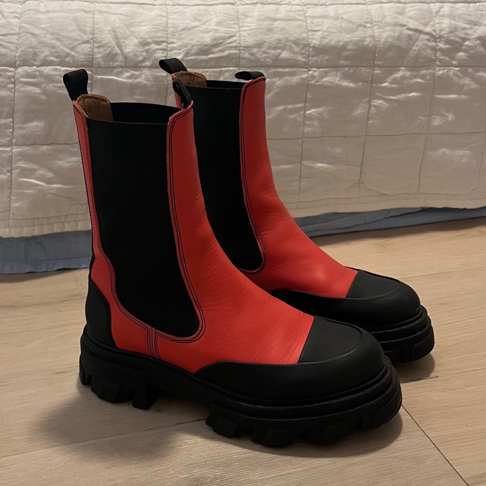 GANNI paprika (red-orange) Black Women's Boots
Size 39 - Picture 2 of 6